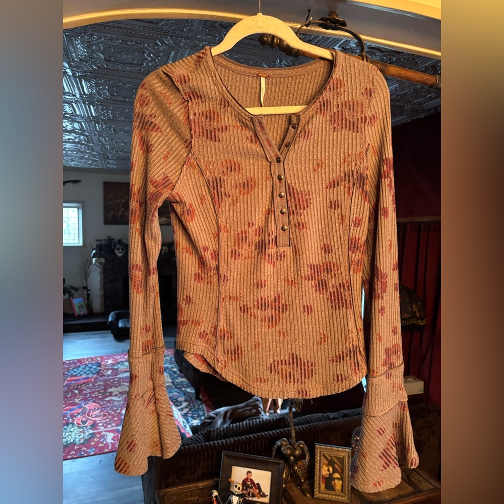 Free People bell sleeve henley, NWT size Medium.